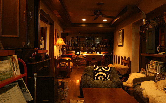 Hirafu lodge public lounge